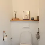 Entier Dans Un Espace De Verdure *