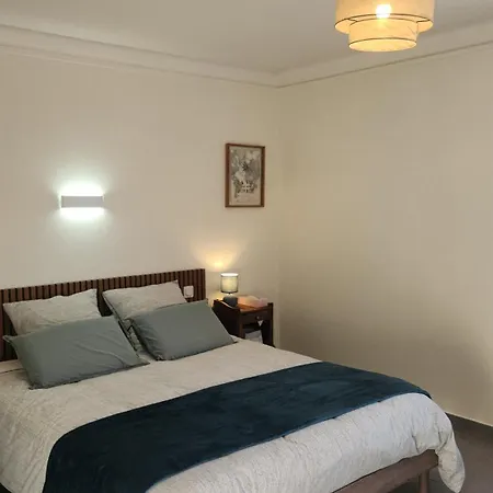 Entier Dans Un Espace De Verdure Daire Perpignan